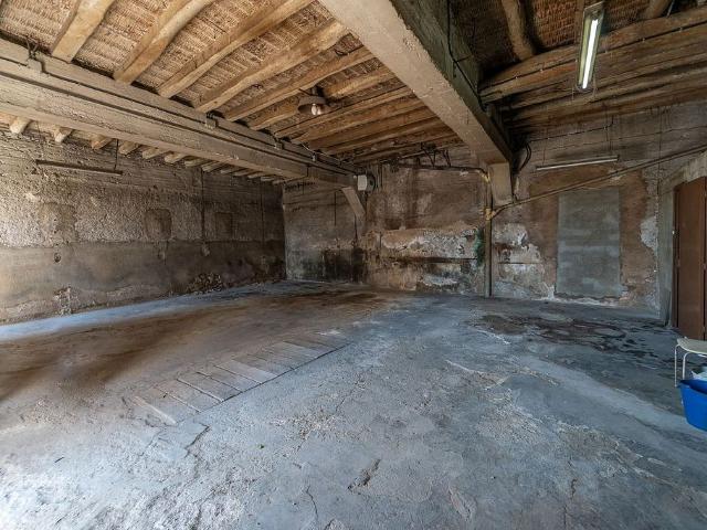 Casa en venta en calle Sant Jordi, Benissanet, de 306 m² 3 habitaciones por 110.000