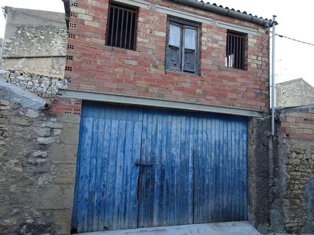 Casa en venta en calle Sant Pere, Vilalba dels Arcs, de 198 m² 1 habitación por 28.000