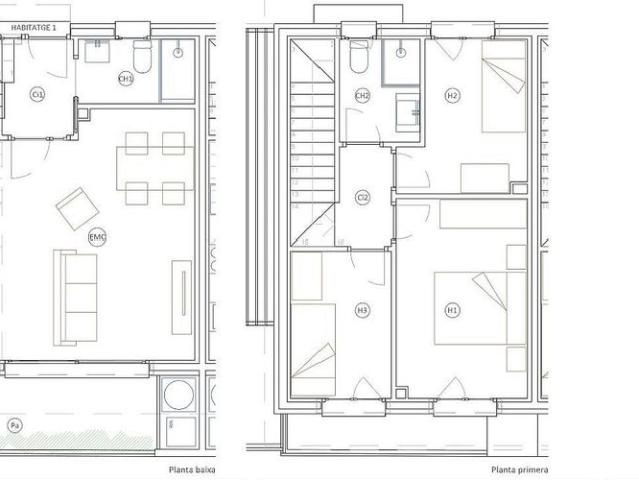 Casa en venta en calle Santa Coloma, Olot, de 64 m² 3 habitaciones por 250.000