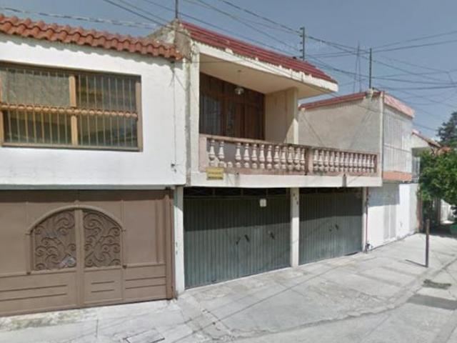 CASA EN VENTA EN CALLE SCHURBERT 616, COLONIA LEON MODERNO
