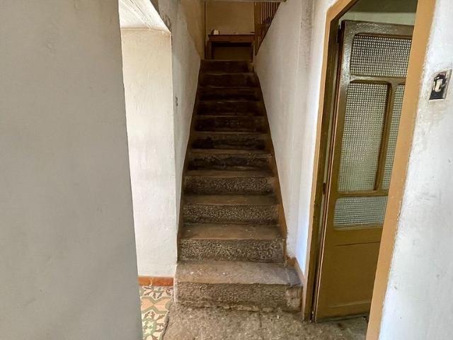 Casa en venta en calle Tallat, Vallbona de les Monges, de 257 m² 3 habitaciones por 35.000