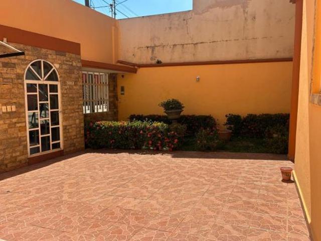 CASA EN VENTA EN CALLE TAMAULIPAS, COLONIA PETROLERA, COATZACOALCOS, VERACRUZ