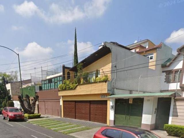 Casa en Venta en Calle Uxmal, Benito Juárez CDMX