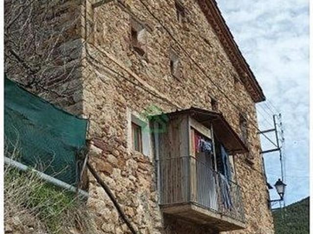 Casa en venta en calle Unicaag Adraent, Vansa i Fórnols, la, de 140 m² 4 habitaciones por 135.000