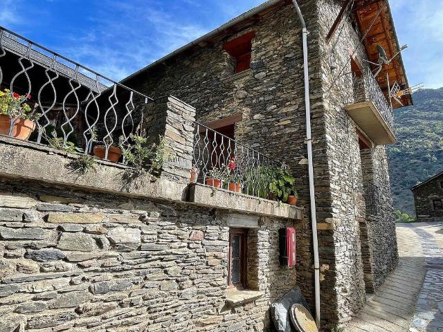 Casa en venta en calle Unicalladros, Vall de Cardós, de 473 m² 3 habitaciones por 390.000