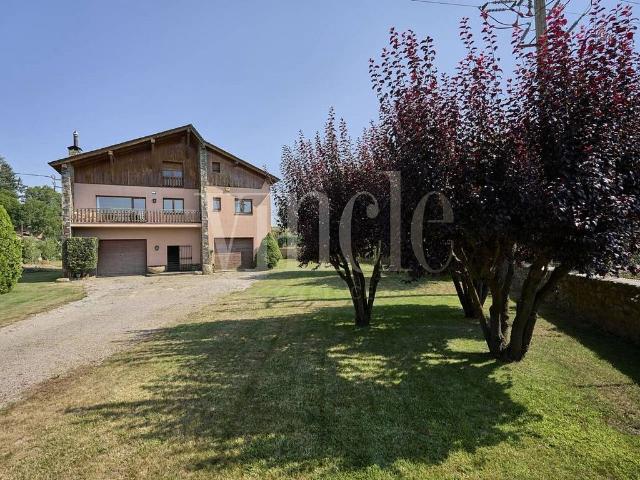 Casa en venta en calle Zona Industrial, Puigcerdà, de 230 m² 4 habitaciones por 625.000