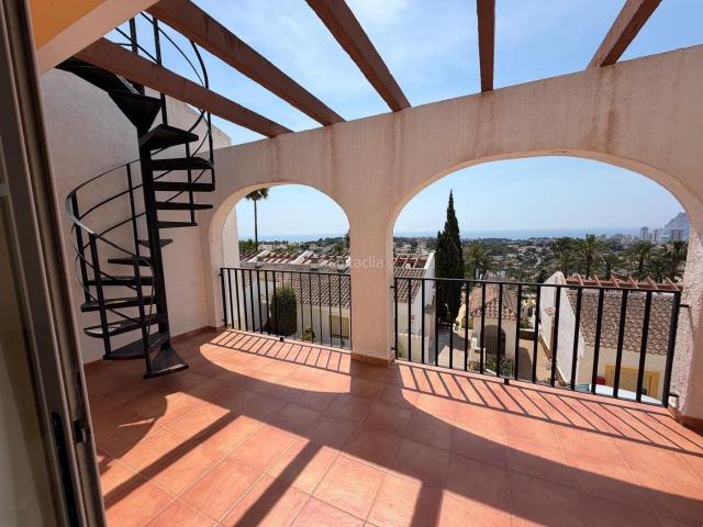 Casa en venta en Calp, Cometa. Bungalow planta baja con solárium y garaje Ideal para familias o inversión en Calpe. Casas.