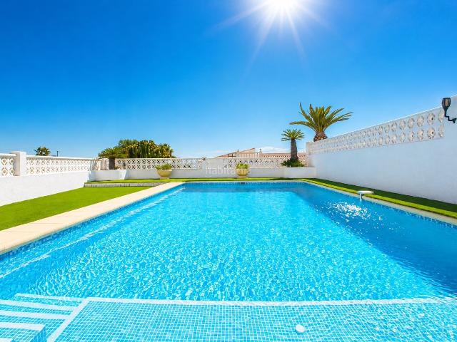 Casa en venta en Calp, Benicolada Las Adelfas. Casas.