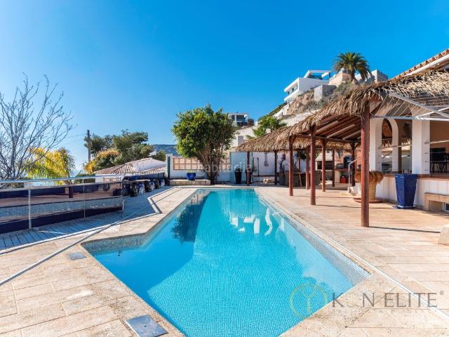 Casa en venta en Calp, Oltamar Cucarres. Elegante Villa con Privacidad Absoluta y Vistas al Mar. Casas.