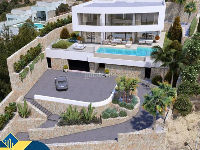 Casa en venta en Calp, La Empedrola. Casas con piscina privada en construcción en Calpe, provincia de Alicante. 4 habitaciones 898 m² 3,5 kilómetros del mar. Casas.