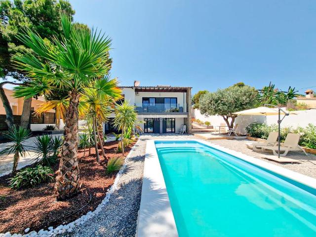 Casa en venta en Calp, Marisol Park Ortembach Los Almendros. EXCLUSIVO CHALET INDEPENDIENTE A SOLO 700 METROS DE LA PLAYA DEL ARENAL EN CALPE. Casas.