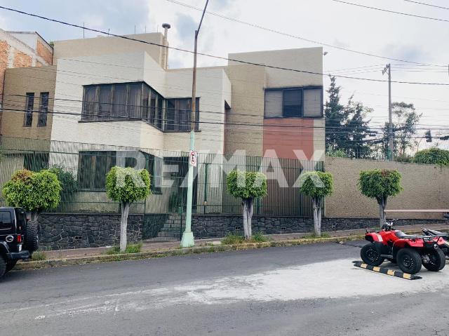 CASA EN VENTA EN CALZADA DE LAS AGUILAS