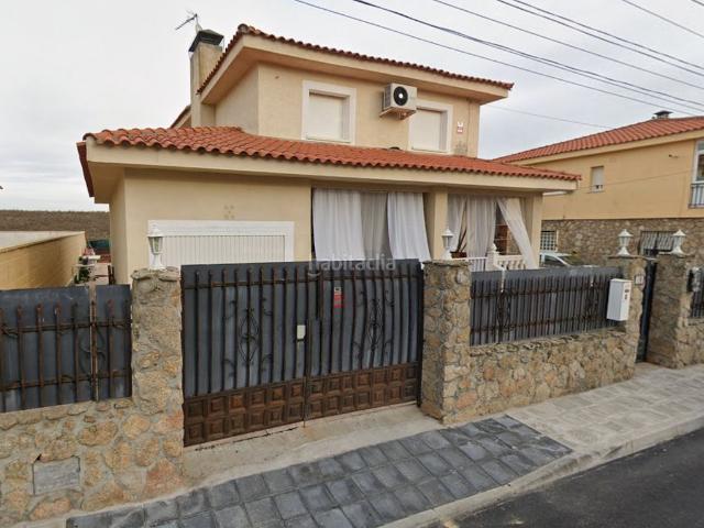 Casa en venta en Camarena. Casas.