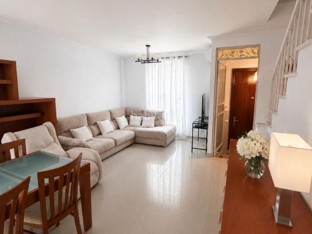 Casa en venta en Camas, Centro Barriada Mallorca. Magnífica casa adosada en pleno centro de Camas. Casas.