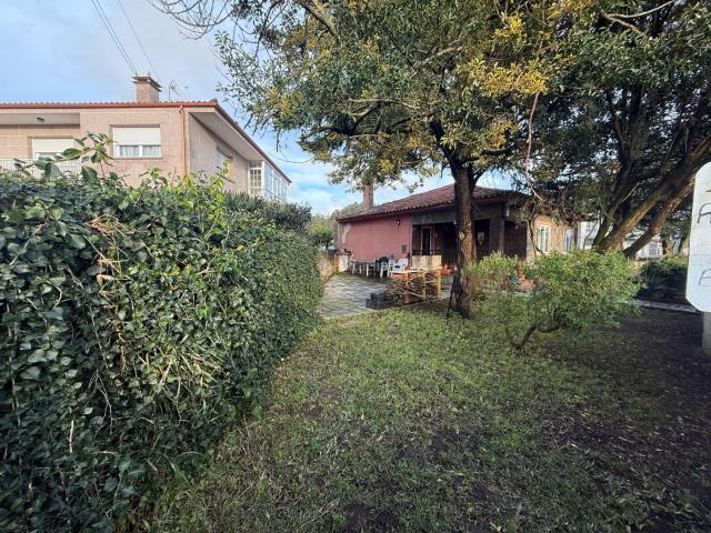 Casa en venta en Cambados. Casa de Planta baja y terreno en Cambados. Casas.