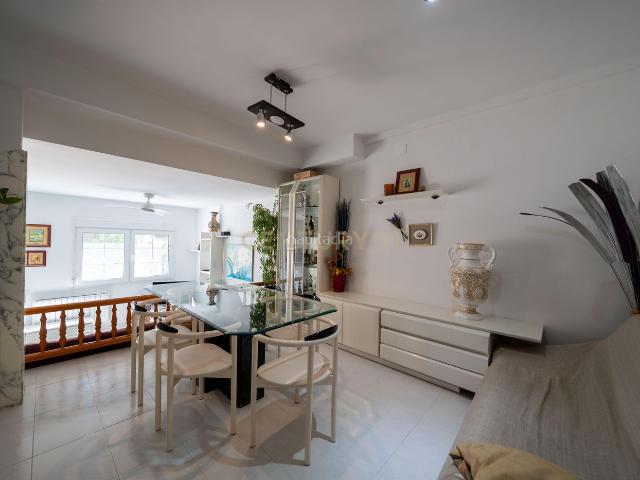 Casa en venta en Cambrils, Regueral Prat d'en Forés Costa Dorada. Amplia casa adosada con garaje y jardin privados en Cambrils Costa Dorada. Casas.