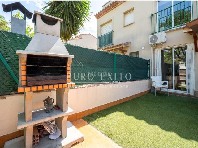 Casa en venta en Cambrils, Vilafortuny Costa Dorada. Una casa en Cambrils para disfrutar del Mediterráneo y con el valor añadido de disponer de licencia turística HUT. Casas.