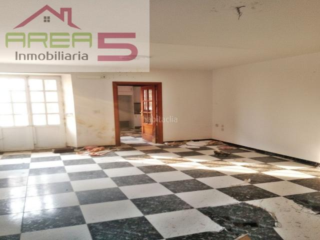 Casa en venta en Campanario. Encantadora casa de pueblo en Campanario, amplia y con muchas posibilidades. Casas.