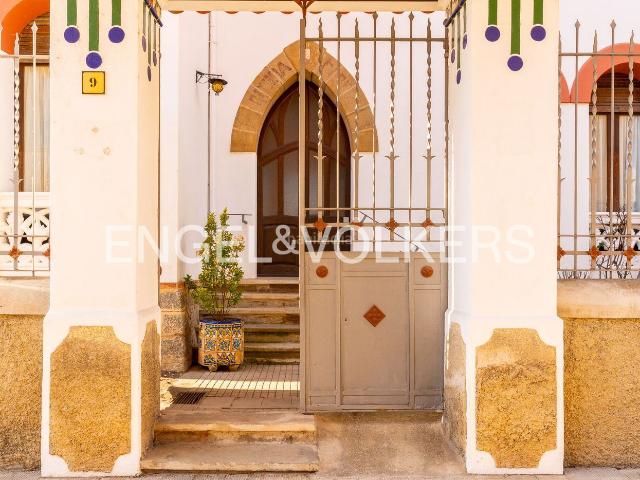 Casa en venta en Campdevànol Pirineos. Una joya del modernismo en el corazón del Ripollès Torre de Mossèn Tor. Casas.
