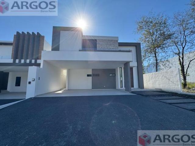 CASA EN VENTA EN CAMPESTRE SANTIAGO
