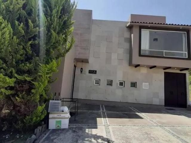 CASA EN VENTA EN CAMPO DE GOLF DE BOSQUE REAL