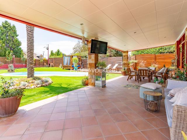 Casa en venta en Canovelles. Casa amplia y acogedora en Can Duran. Casas.