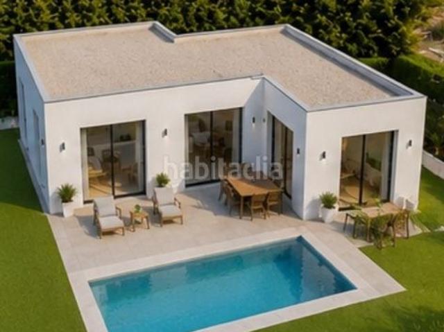 Casa en venta en Canovelles. Casa Chalet en venta de nueva construcción en Carrer Gervasi, Canovelles. Casas.