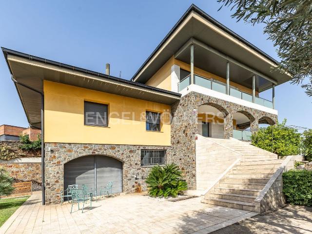 Casa en venta en Granollers, Centre. Encantadora, elegante y acogedora casa en Can Durán, Granollers. Casas.