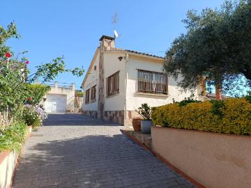 Casa en venta en Cànoves i Samalús. Casa en venta en El Mirador del Montseny Acogedora y prometedora. Casas Cànoves i.