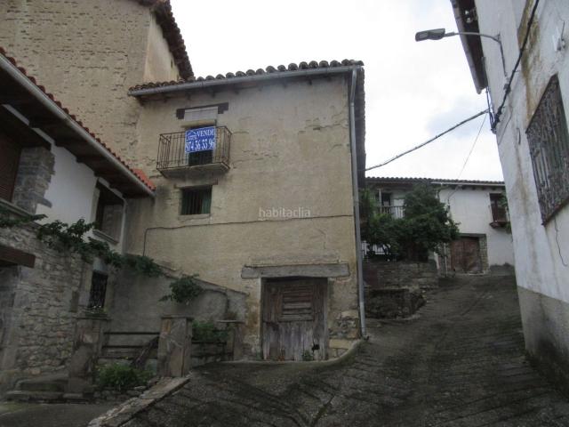 Casa en venta en Canal de Berdún. ASSOVERAL SIGÜÉS. COMARCA DE LA JACETANIA. GRAN CASA. ECONÓMICA. TERRAZA. GARAJE. TRASTERO. BODEGA. 6 DORMITORIOS. 2 BALCONES. Casas Canal de.