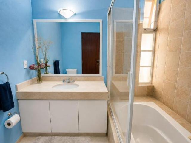 Casa en venta en Cancún 3 recámaras con alberca y jacuzzi en privada