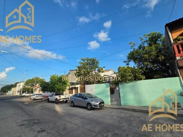 CASA EN VENTA EN CANCUN A UNA CUADRA DE AV. LOPEZ PORTILLO