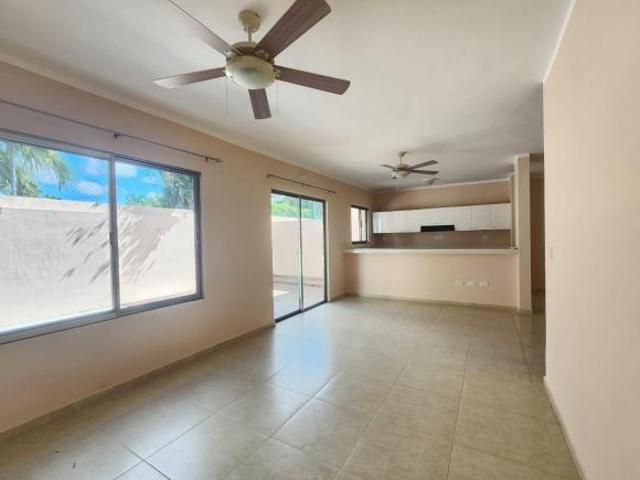 Casa en Venta en Cancun en Residencial Con Seguridad Ubicación Centrica