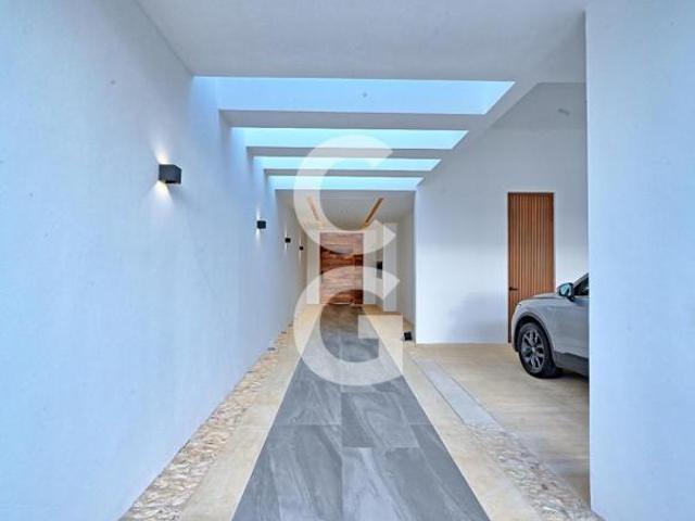 Casa en Venta en Cancún en Residencial Lagos del sol a Pie de Lago con Alberca