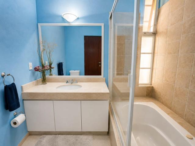 Casa en venta en Canc?n 3 rec?maras con alberca y jacuzzi en privada