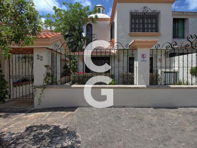 Casa en Venta en Canc?n en Calle Farall?n SM 15 con 3 Rec?maras