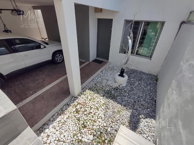 Casa en Venta en Canc?n. Residencial Las Am?ricas. En Privada de 4 Rec?maras