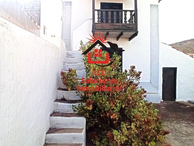 Casa en venta en Candelaria, Barranco Hondo. RED1007. VENDE CASA TRADICIONAL DE ESTILO CANARIO EN BARRANCO HONDO. Casas.