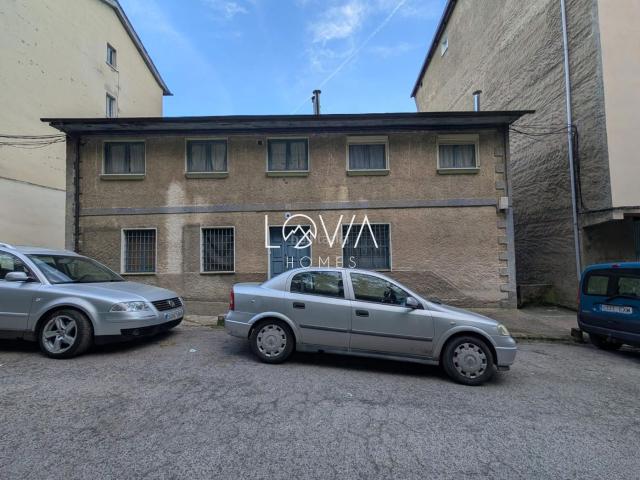 Casa en venta en Cangas del Narcea. CASA EN CANGAS NARCEA CON 218 M2 TERRENO PROPIO. Casas Cangas del.