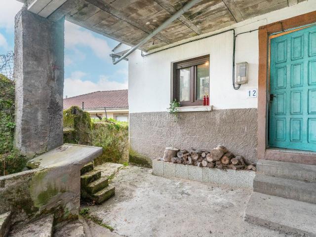 Casa en venta en Cangas del Narcea. Refugio natural en Cangas del Narcea Dos casas, terreno y vistas espectaculares. Casas Cangas del.