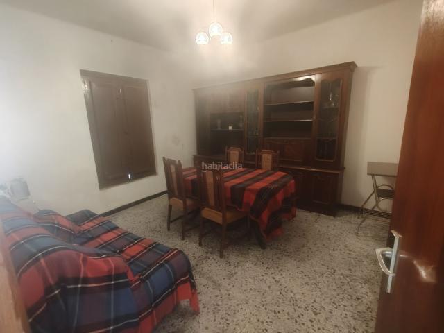 Casa en venta en Caniles. CASA CON PATIO Y COCHERA. Casas.