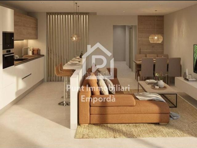 Casa en venta en Cantallops. Casa con jardín y garaje. Casas.