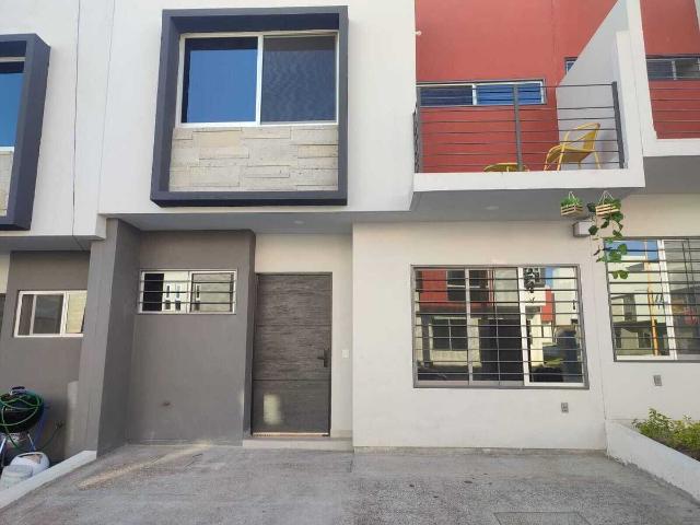 CASA EN VENTA EN CANTELLI RESIDENCIAL