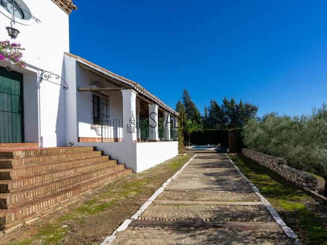 Casa en venta en Cantillana con una parcela de 5.669 m², a s. 194m² Cantillana