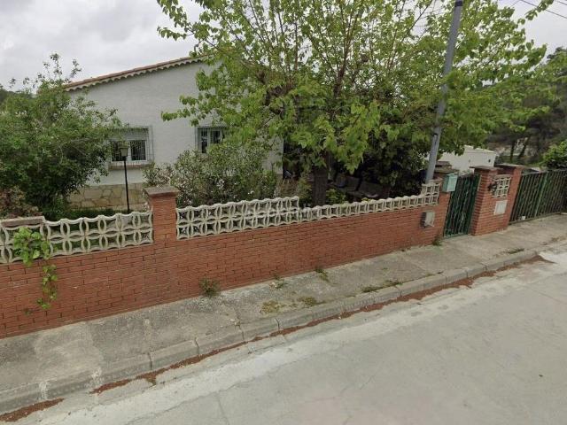 Casa en venta en Canyelles. Casa sin posesión. Casas.