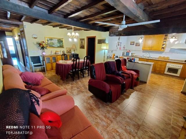 Casa en venta en Casas de Don Gómez