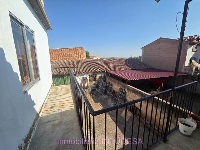 Casa en venta en Cascante. EN VENTA CASA DE TRES DORMITORIOS, BAÑO Y ASEO EN CASCANTE. Casas.