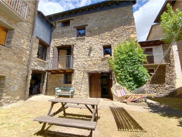 Casa en venta en Castejón de Sos. CASA en LIRI. Casas Castejón de.