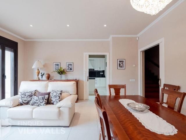 Casa en venta en Castellterçol. Casa con acabados de lujo. Casas.