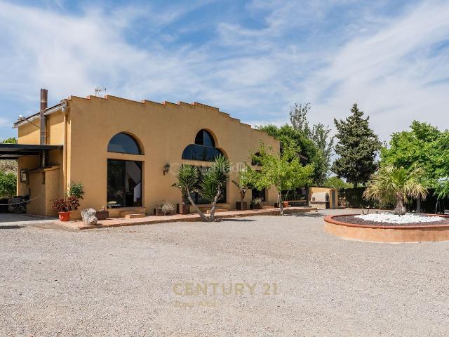 Casa en venta en Castellví de la Marca. Encantadora Masia en Castellví de la Marca, Barcelona. Casas Castellví de la.